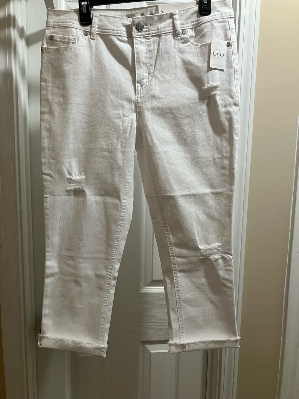 Cato White Curvy Girlfriend Crop Distressed Jeans Size 10